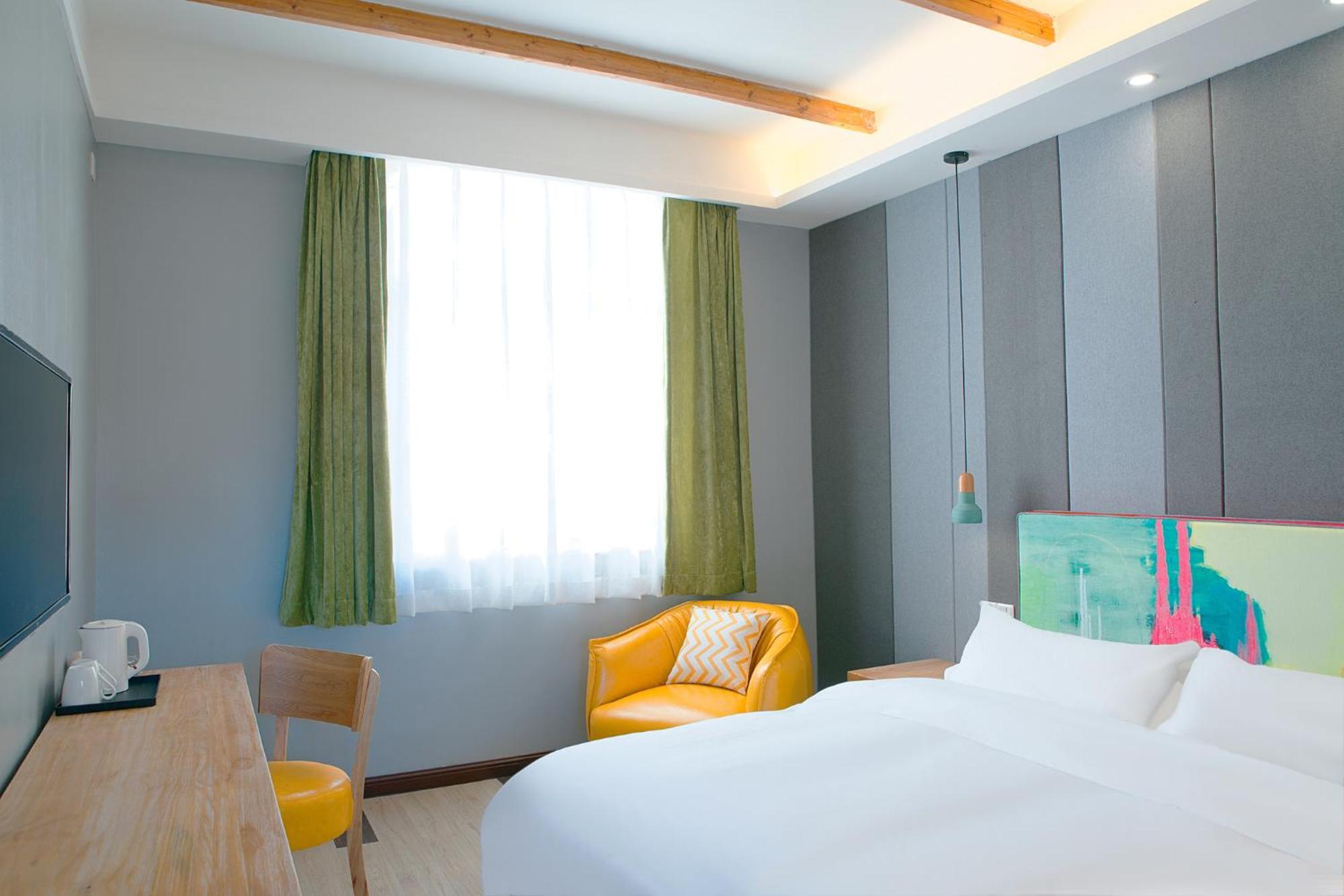 The Cloudland International Youth Hostel Close To The City Center,10 Min Walks To The Subway, Close To The Night Market, Old Street, Green Lake, English-Speaking Service, Free Activity Convenient Payment And Visa Cards Are Accepted Kunming Exteriör bild