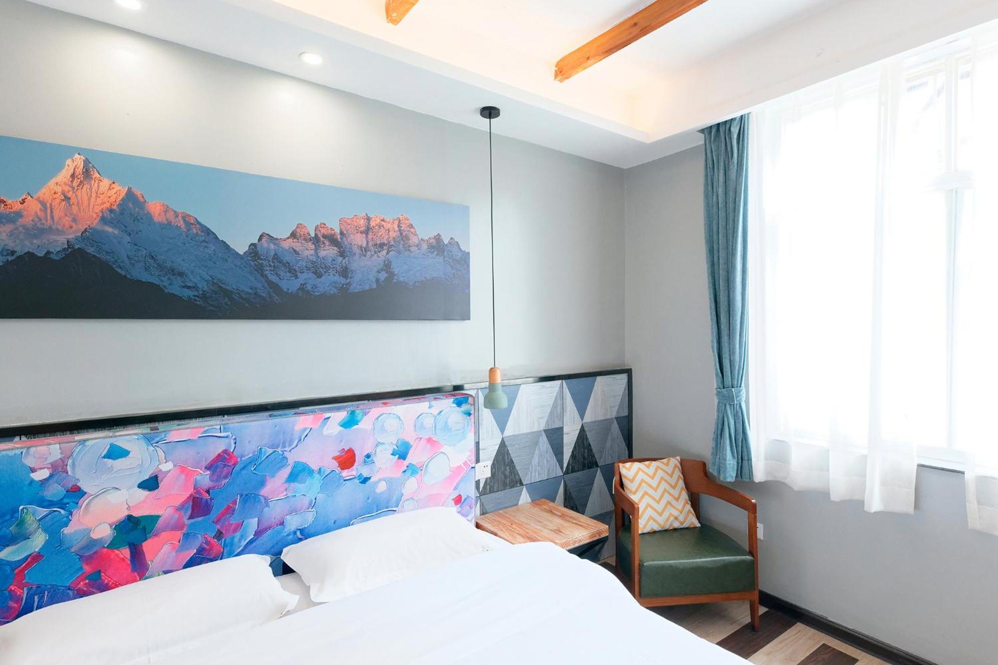 The Cloudland International Youth Hostel Close To The City Center,10 Min Walks To The Subway, Close To The Night Market, Old Street, Green Lake, English-Speaking Service, Free Activity Convenient Payment And Visa Cards Are Accepted Kunming Exteriör bild