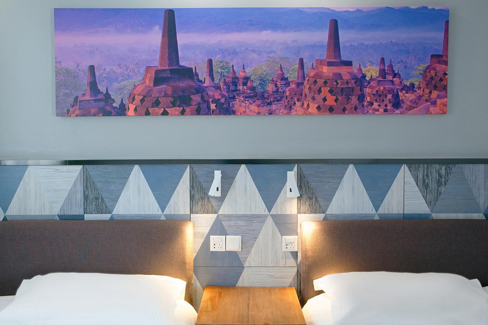 The Cloudland International Youth Hostel Close To The City Center,10 Min Walks To The Subway, Close To The Night Market, Old Street, Green Lake, English-Speaking Service, Free Activity Convenient Payment And Visa Cards Are Accepted Kunming Exteriör bild