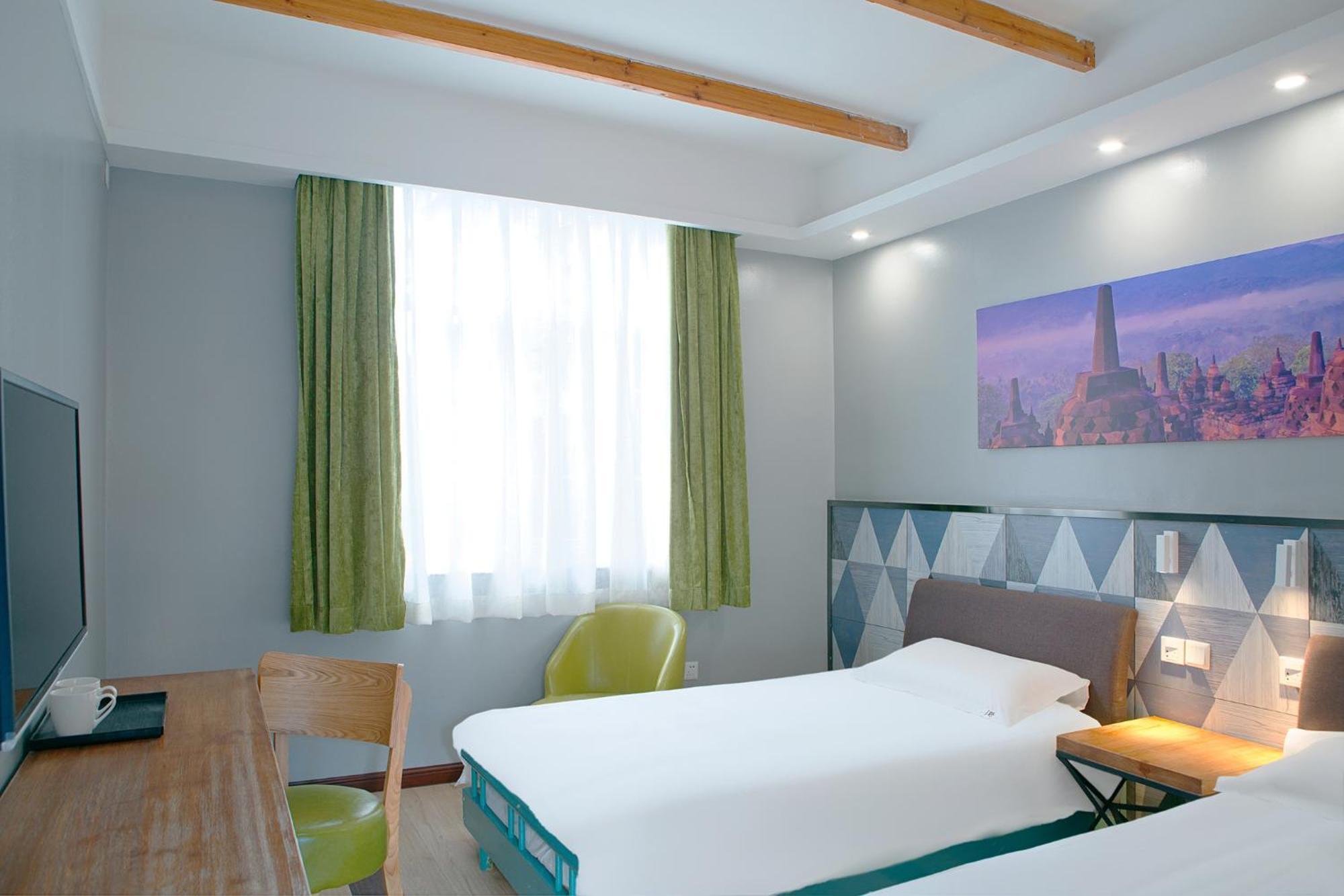 The Cloudland International Youth Hostel Close To The City Center,10 Min Walks To The Subway, Close To The Night Market, Old Street, Green Lake, English-Speaking Service, Free Activity Convenient Payment And Visa Cards Are Accepted Kunming Exteriör bild