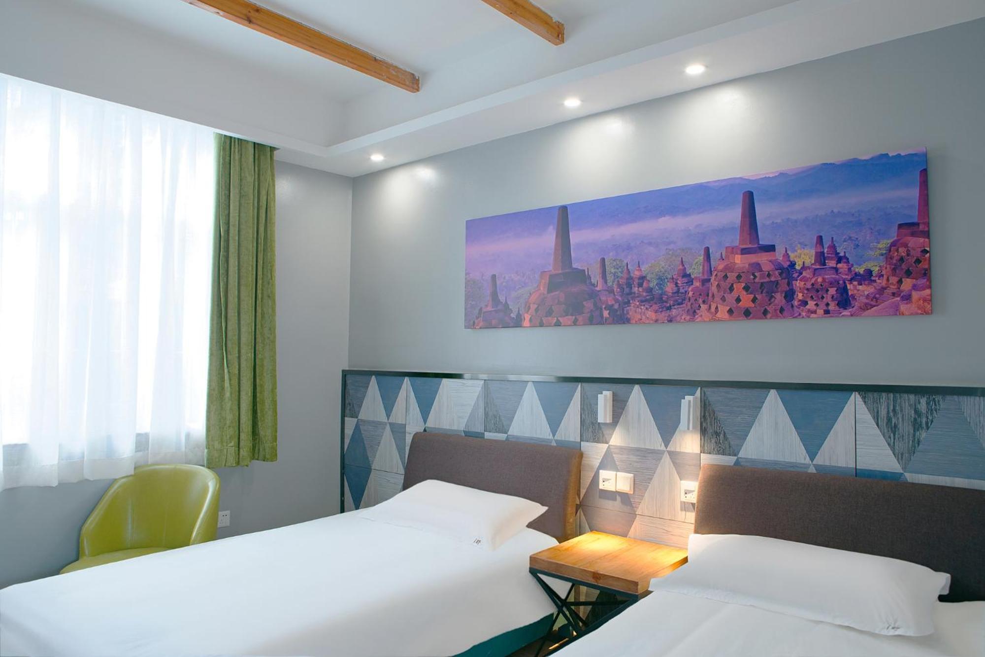 The Cloudland International Youth Hostel Close To The City Center,10 Min Walks To The Subway, Close To The Night Market, Old Street, Green Lake, English-Speaking Service, Free Activity Convenient Payment And Visa Cards Are Accepted Kunming Exteriör bild