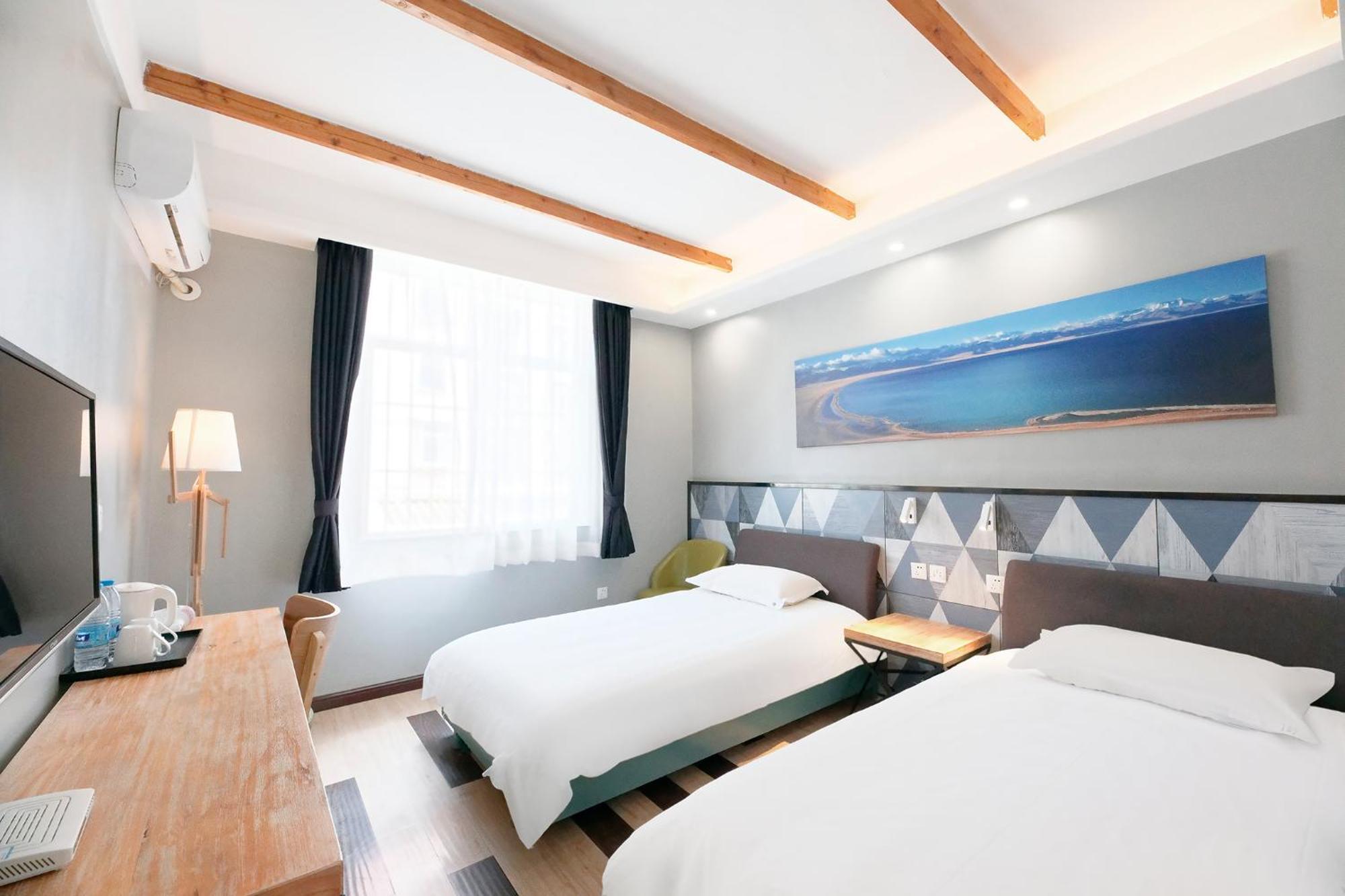 The Cloudland International Youth Hostel Close To The City Center,10 Min Walks To The Subway, Close To The Night Market, Old Street, Green Lake, English-Speaking Service, Free Activity Convenient Payment And Visa Cards Are Accepted Kunming Exteriör bild