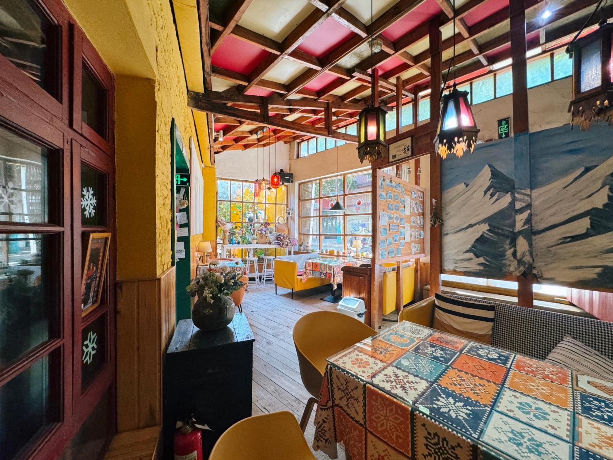 The Cloudland International Youth Hostel Close To The City Center,10 Min Walks To The Subway, Close To The Night Market, Old Street, Green Lake, English-Speaking Service, Free Activity Convenient Payment And Visa Cards Are Accepted Kunming Exteriör bild