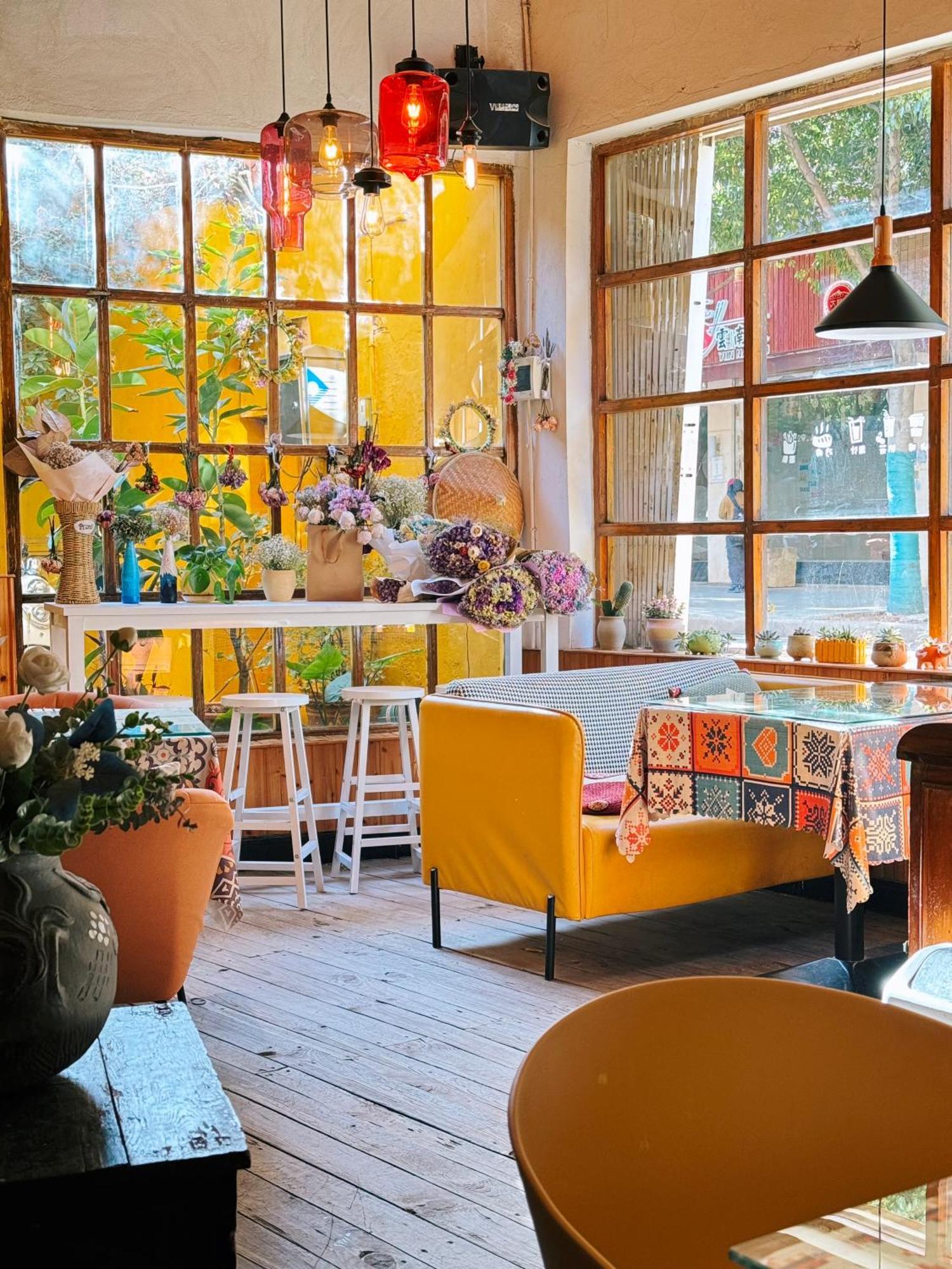 The Cloudland International Youth Hostel Close To The City Center,10 Min Walks To The Subway, Close To The Night Market, Old Street, Green Lake, English-Speaking Service, Free Activity Convenient Payment And Visa Cards Are Accepted Kunming Exteriör bild